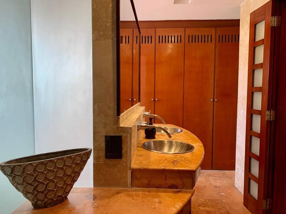 Charming Lagoon Front Villa By Casa Paraiso Cancun Luaran gambar