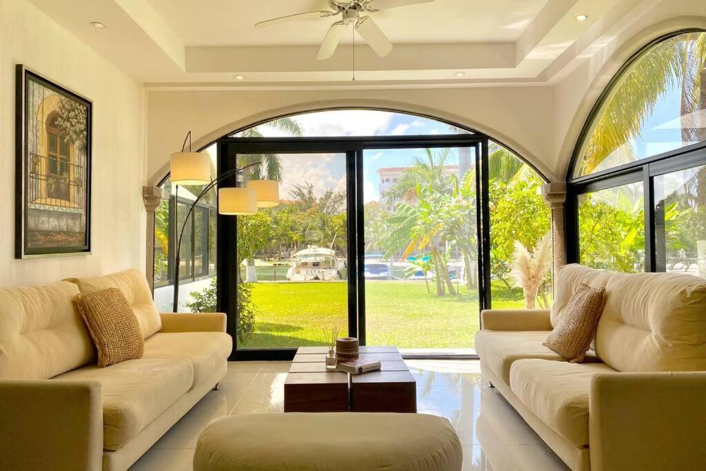 Charming Lagoon Front Villa By Casa Paraiso Cancun Luaran gambar