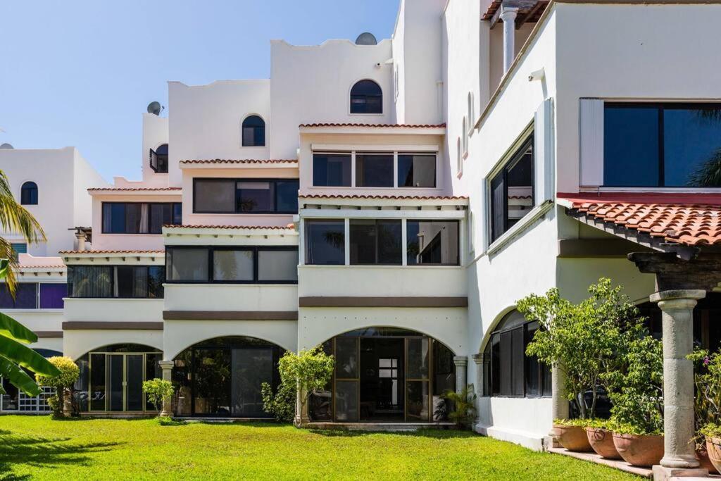 Charming Lagoon Front Villa By Casa Paraiso Cancun Luaran gambar