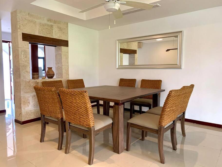 Charming Lagoon Front Villa By Casa Paraiso Cancun Luaran gambar